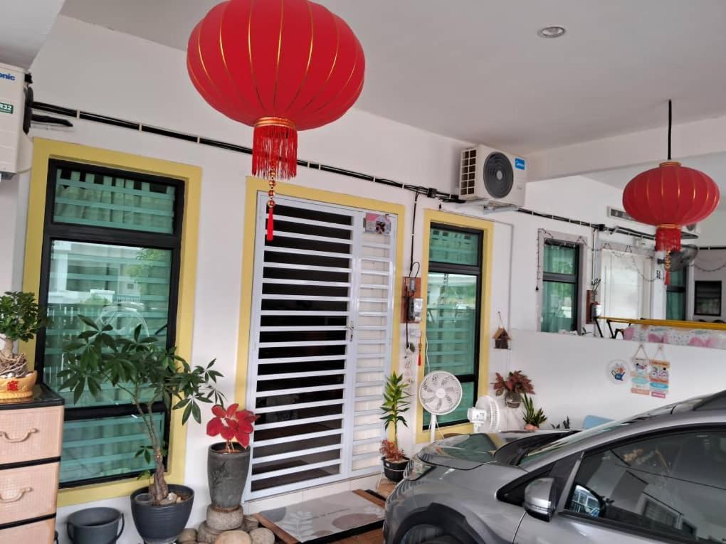Hee & Pennie House Homestay *