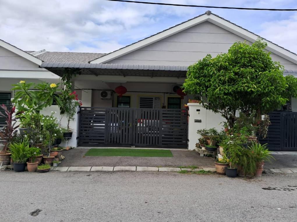 Homestay Hee & Pennie House *